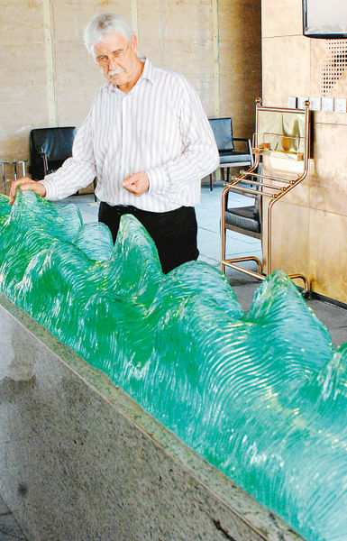 雕塑藝術(shù)大師和他的作品。記者 張波 攝